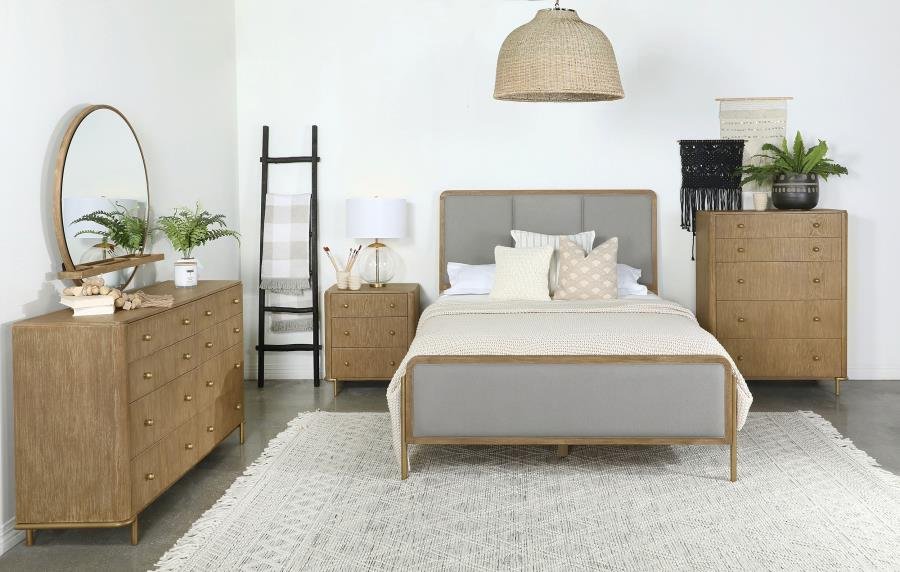 224303_13x900.jpg ARINI 8-DRAWER DRESSER SAND WASH - Image 13